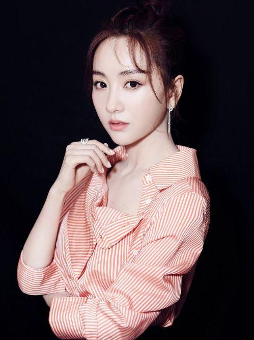 杨 女明星,璀璨星途，魅力无限